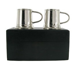 CU12 - 2 Shot mugs in black wooden box